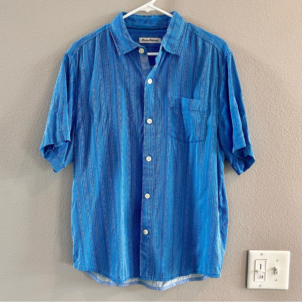 Men’s Medium Tommy Bahama Blue Casual Button Down Shirt